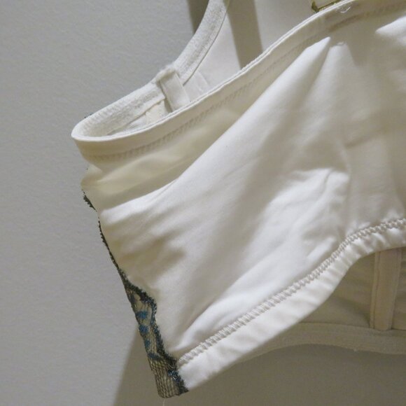 TORRID Plunge Push Up Bra Bustier in White Teal Lace Romantic - Size 40C - Picture 10 of 13